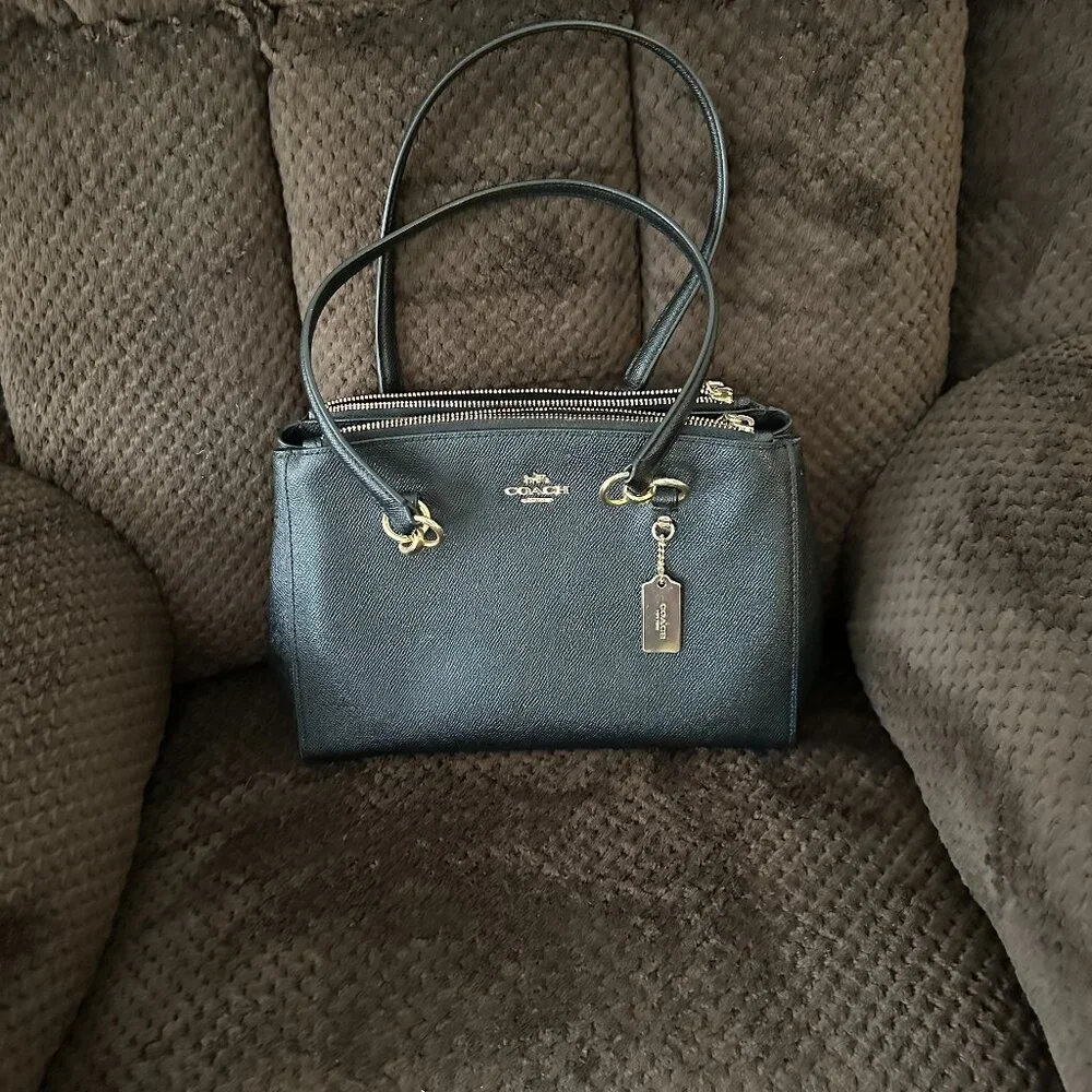COACH PURSE - Picture 1 of 7
